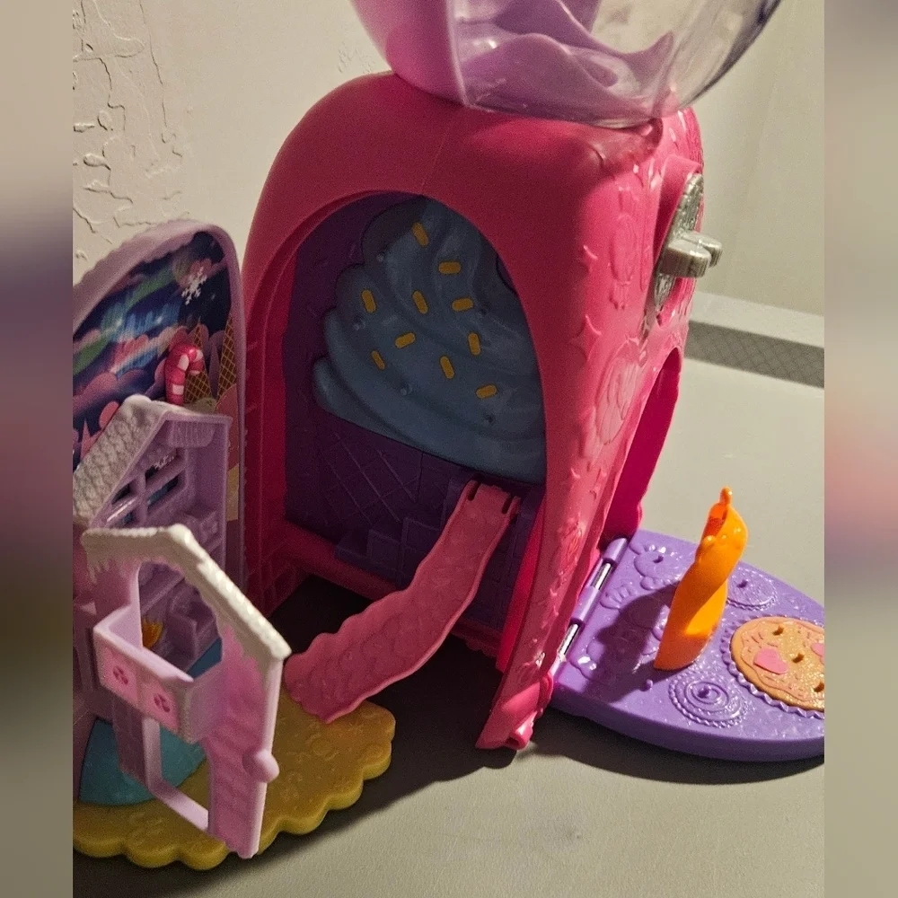 Polly Pocket Pink and Purple Bear Gumball Machine Fashion Doll Playset Mattel